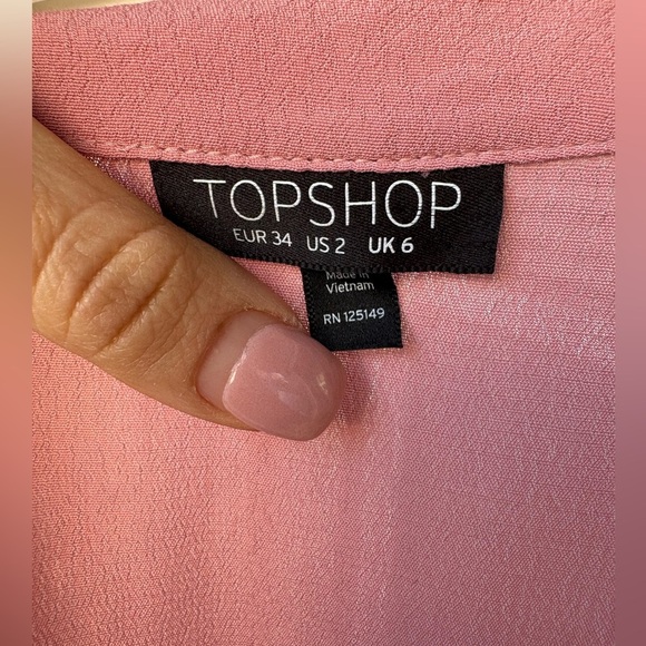Topshop women’s longsleeve pink lightweight top front pocket size 2 preloved - Picture 6 of 6